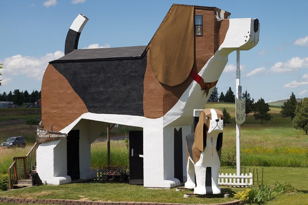 USA: The Dog Bark Park Inn